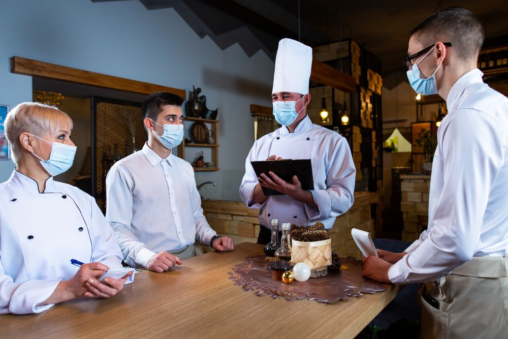 chef-conducts-briefing-employees-restaurant