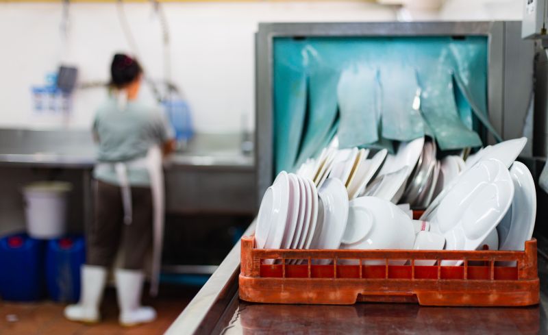 dishwasher-staff-with-sink-restaurant